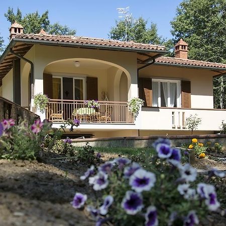 فيلا La Casa Nel Bosco سيفيتيلا إن فال دي تشيانا المظهر الخارجي الصورة
